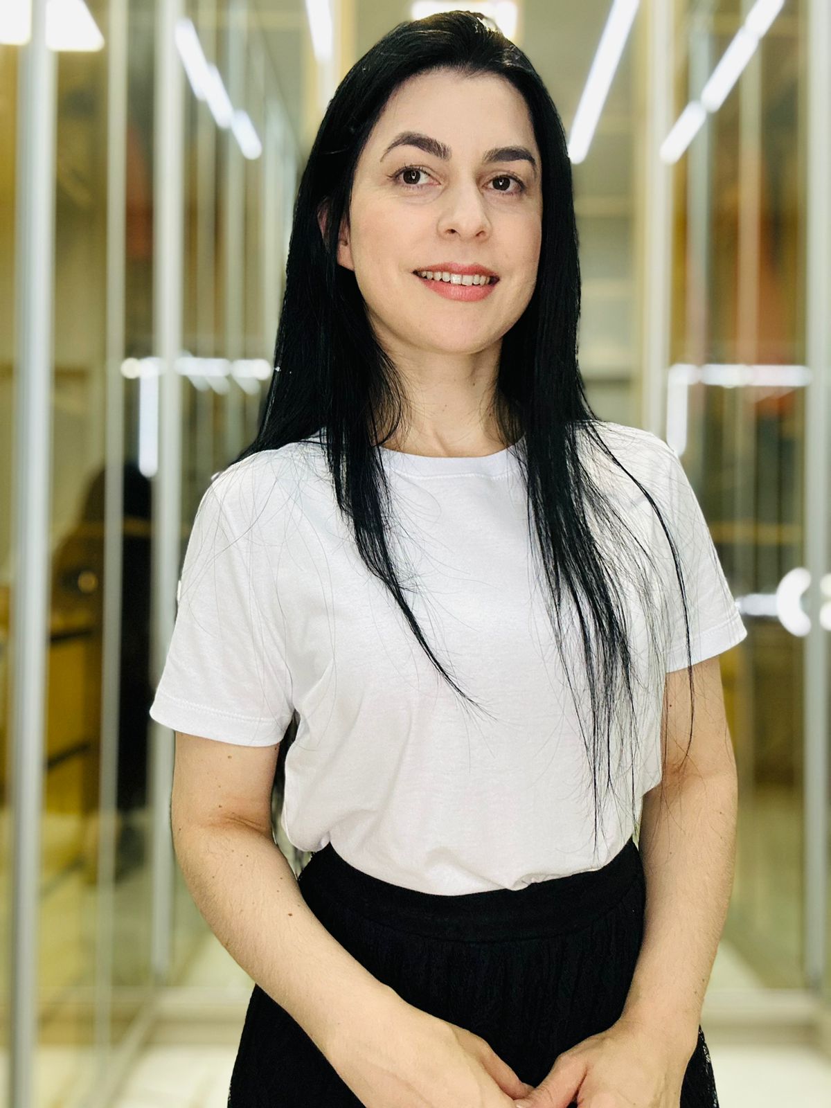 Blusa Feminina Básica de Algodão em Meia Malha Premium – T-Shirt Essential