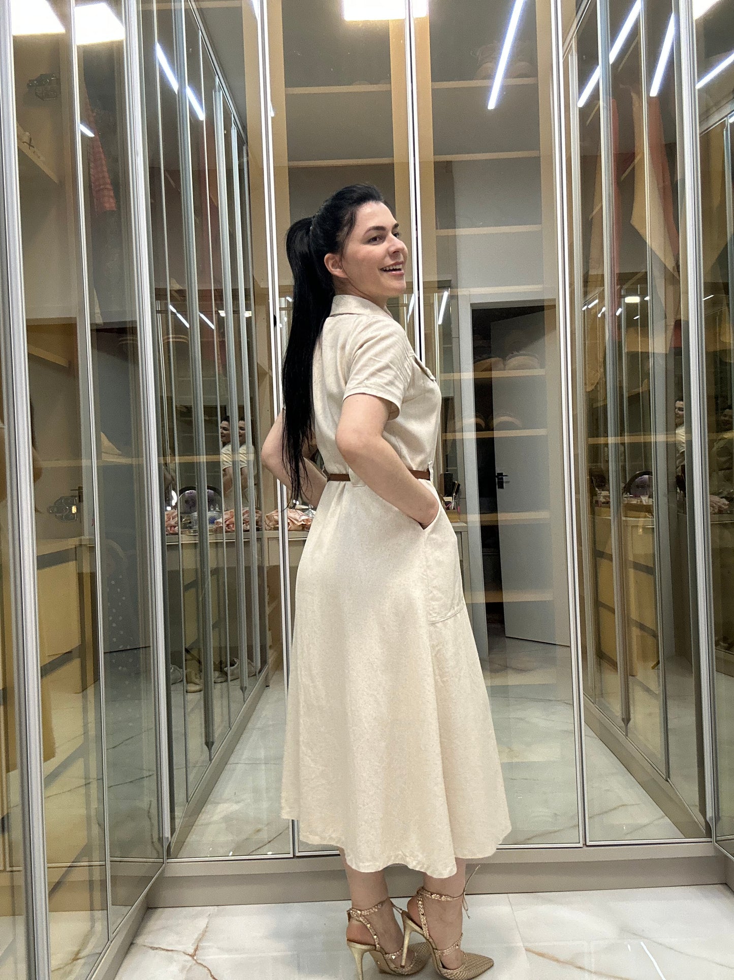 Vestido Midi em Linho Misto com Botões e Gola Colarinho - Crystal Modas